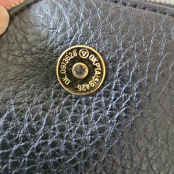 OKPTA 1519426 Leather Zippered Clutch - Picture 9 of 9